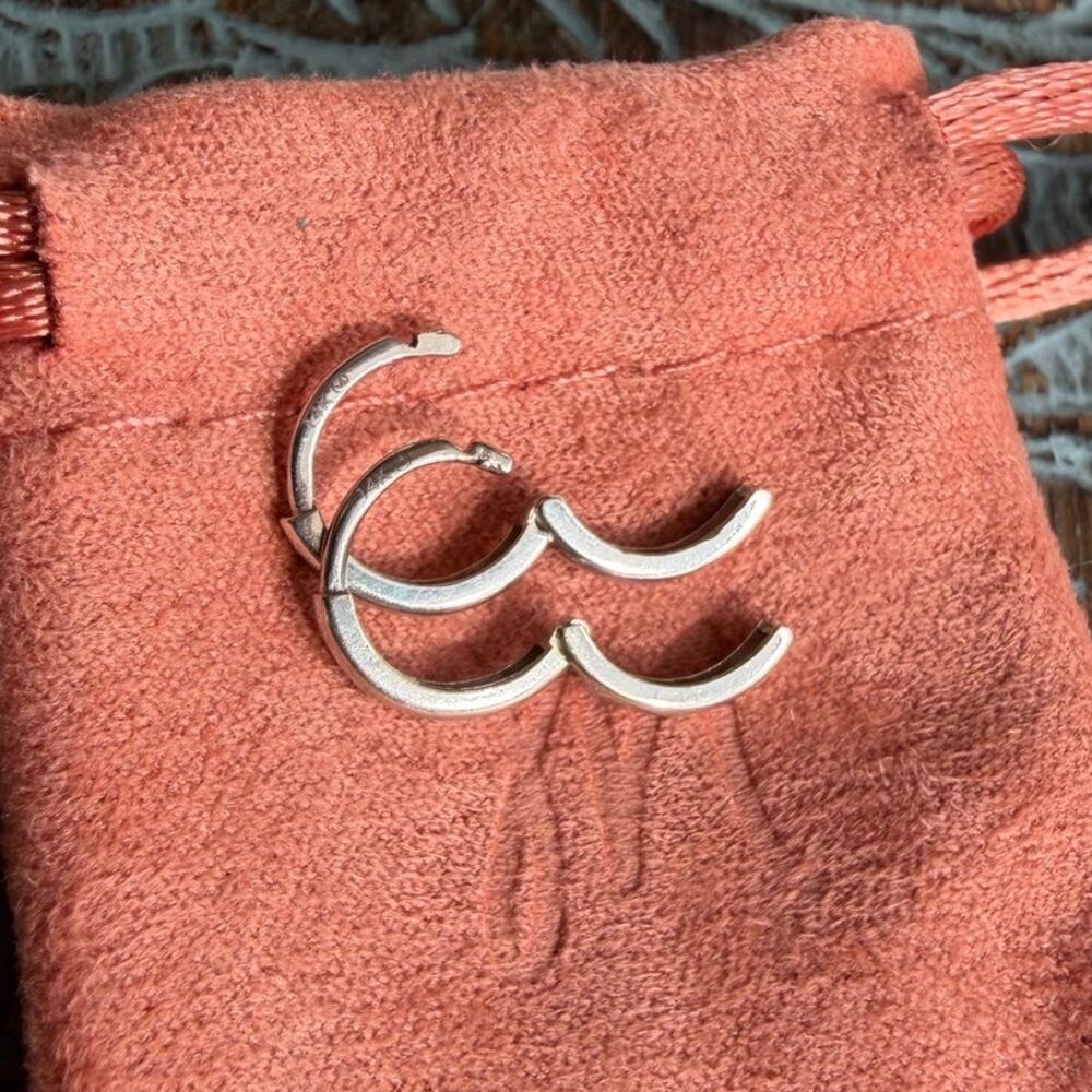 Mejuri Mini Hoops – 14K White Gold – 10mm – Discontinued - Picture 3 of 6